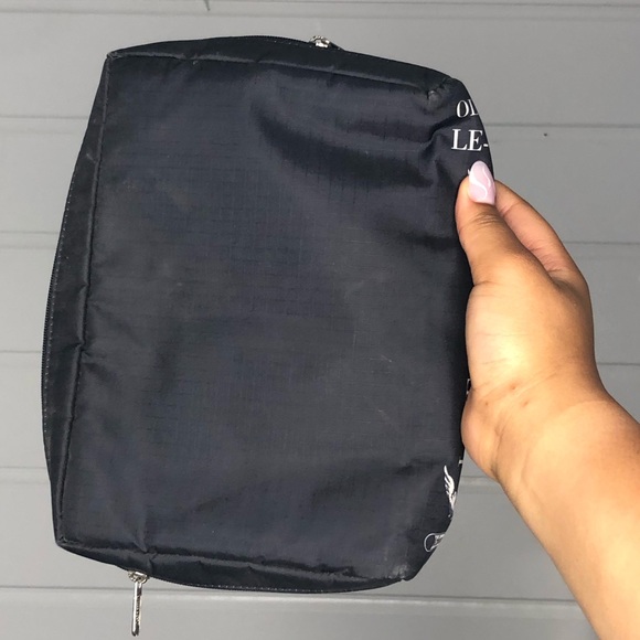 Cosmetics case - Picture 2 of 3